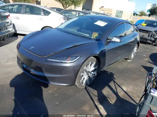 5YJ3E1EB8RF817682 2024 TESLA MODEL 3 - Image 2