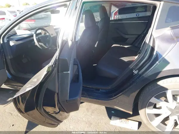 5YJ3E1EB8RF817682 2024 TESLA MODEL 3 - Image 8