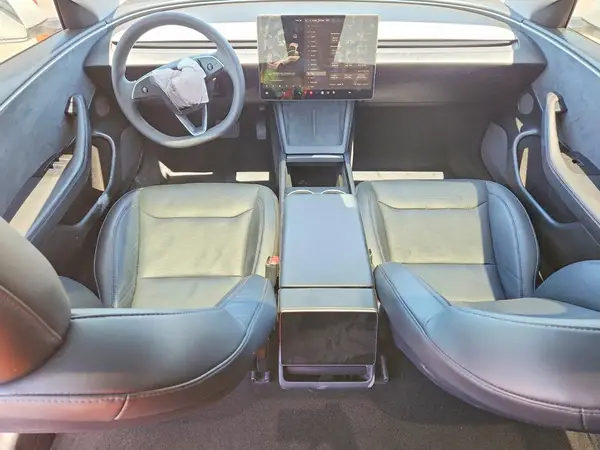 5YJ3E1EB8RF820758 2024 TESLA MODEL 3 - Image 8
