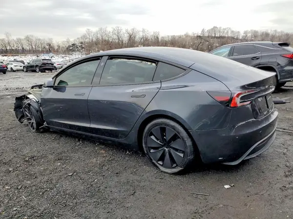 5YJ3E1EB8RF822025 2024 TESLA MODEL 3 - Image 2