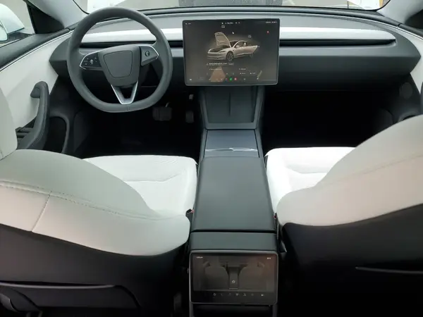 5YJ3E1EB8RF822803 2024 TESLA MODEL 3 - Image 8