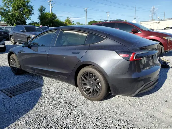 5YJ3E1EB8SF001545 2025 TESLA MODEL 3 - Image 2