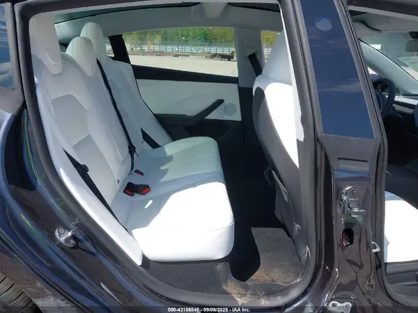 5YJ3E1EB8SF017051 2025 TESLA MODEL 3 - Image 8