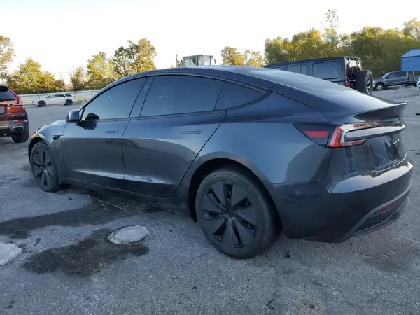 5YJ3E1EB8SF017583 2025 TESLA MODEL 3 - Image 2