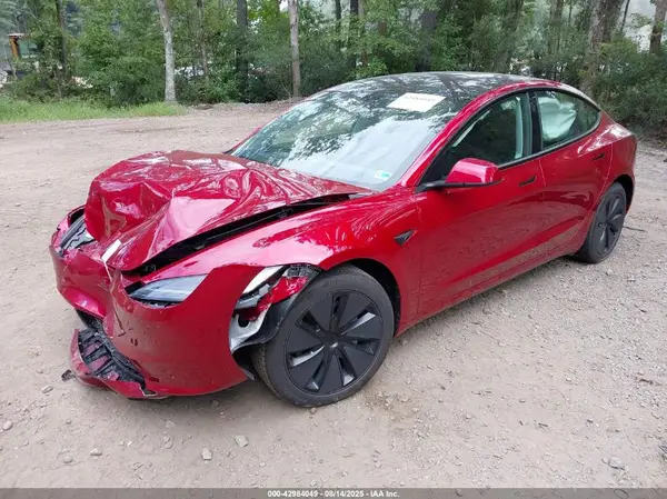 5YJ3E1EB8SF021410 2025 TESLA MODEL 3 - Image 2