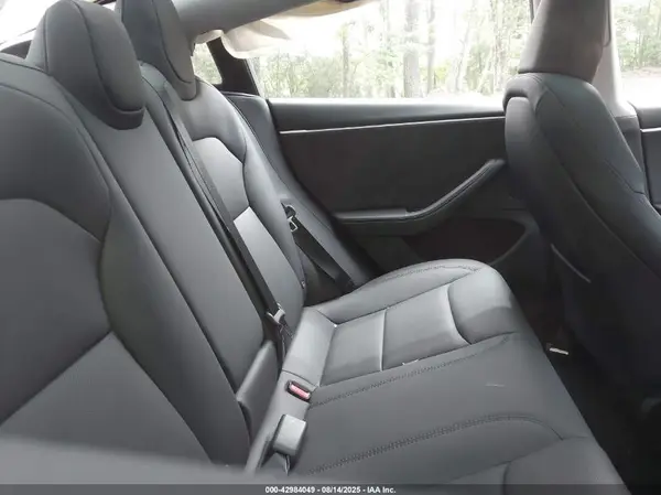 5YJ3E1EB8SF021410 2025 TESLA MODEL 3 - Image 8