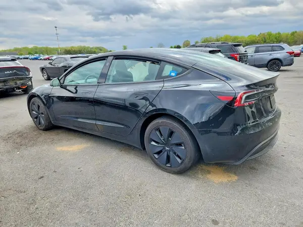 5YJ3E1EB8SF048705 2025 TESLA MODEL 3 - Image 2