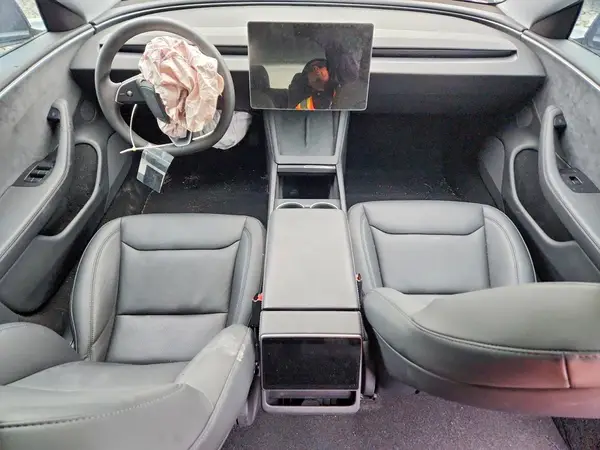 5YJ3E1EB8SF066329 2025 TESLA MODEL 3 - Image 8