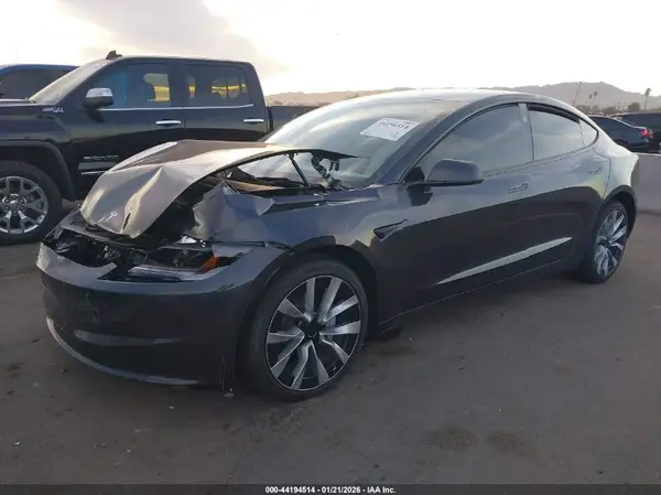 5YJ3E1EB8SF076911 2025 TESLA MODEL 3 - Image 2
