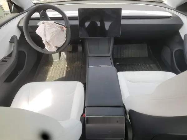 5YJ3E1EB8SF875605 2025 TESLA MODEL 3 - Image 8