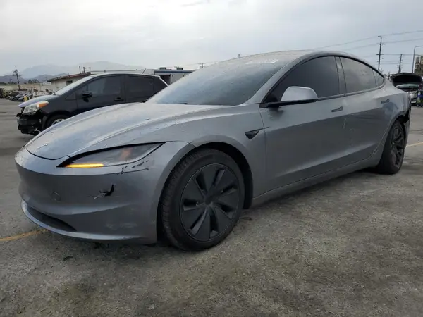 5YJ3E1EB8SF875944 2025 TESLA MODEL 3 - Image 1