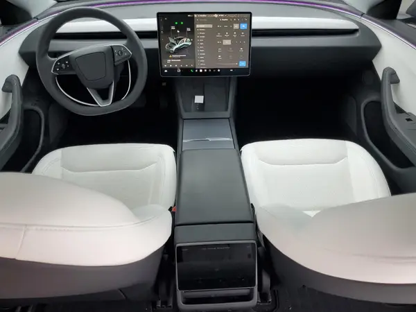 5YJ3E1EB8SF875944 2025 TESLA MODEL 3 - Image 8