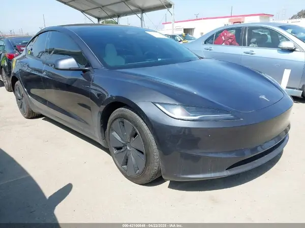5YJ3E1EB8SF877256 2025 TESLA MODEL 3 - Image 1