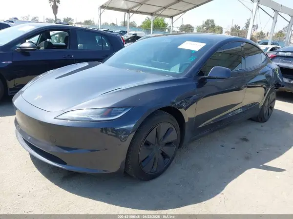 5YJ3E1EB8SF877256 2025 TESLA MODEL 3 - Image 2