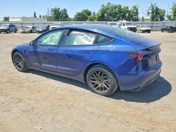 5YJ3E1EB8SF879928 2025 TESLA MODEL 3 - Image 2
