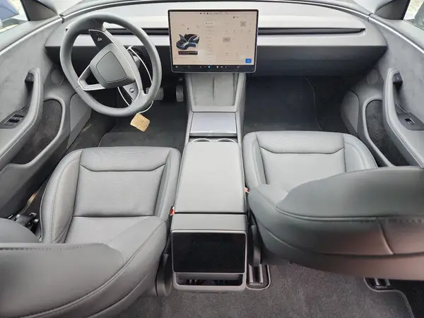 5YJ3E1EB8SF882845 2025 TESLA MODEL 3 - Image 8