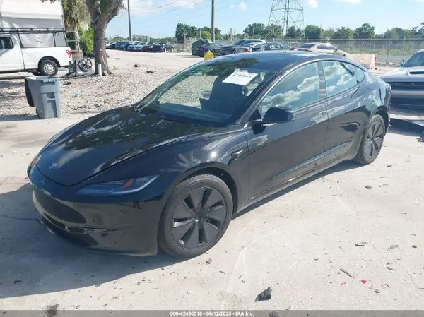5YJ3E1EB8SF887317 2025 TESLA MODEL 3 - Image 2