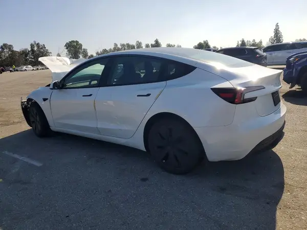 5YJ3E1EB8SF894073 2025 TESLA MODEL 3 - Image 2