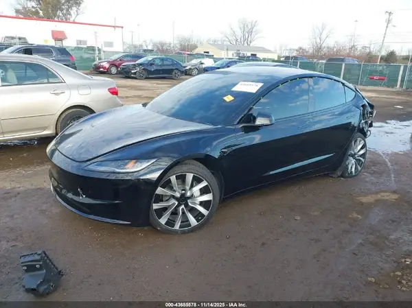 5YJ3E1EB8SF910076 2025 TESLA MODEL 3 - Image 2