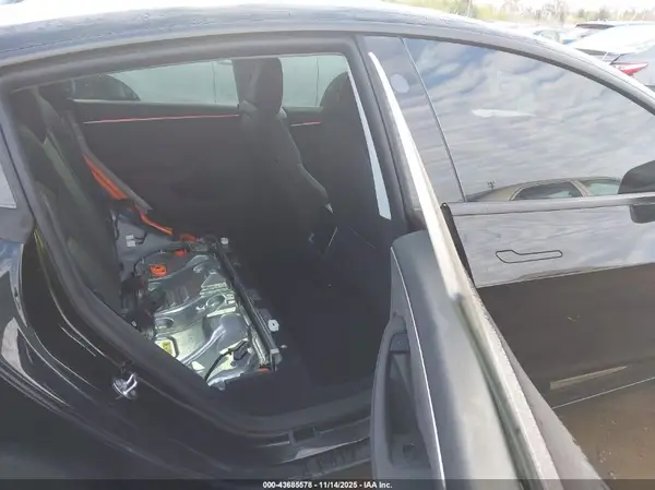 5YJ3E1EB8SF910076 2025 TESLA MODEL 3 - Image 8