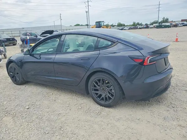 5YJ3E1EB8SF913611 2025 TESLA MODEL 3 - Image 2