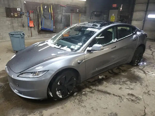 5YJ3E1EB8SF914337 2025 TESLA MODEL 3 - Image 1