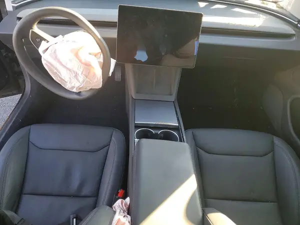 5YJ3E1EB8SF921451 2025 TESLA MODEL 3 - Image 8