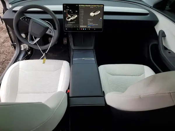 5YJ3E1EB8SF923314 2025 TESLA MODEL 3 - Image 8