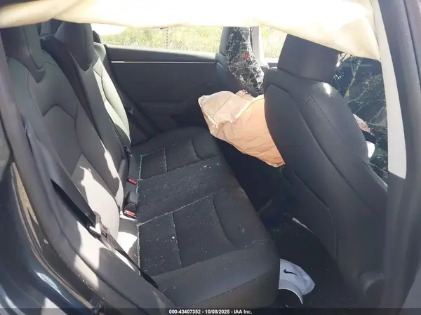 5YJ3E1EB8SF925709 2025 TESLA MODEL 3 - Image 8