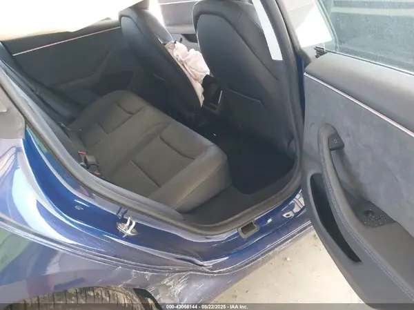 5YJ3E1EB8SF928755 2025 TESLA MODEL 3 - Image 8