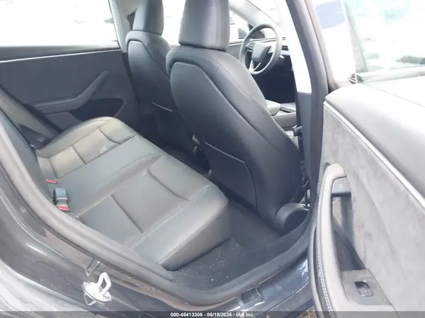 5YJ3E1EB8SF939528 2025 TESLA MODEL 3 - Image 8