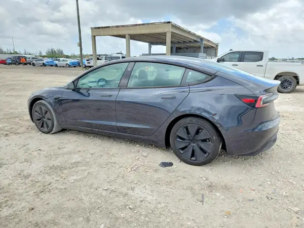 5YJ3E1EB8SF941490 2025 TESLA MODEL 3 - Image 2