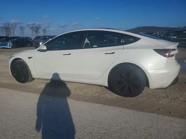 5YJ3E1EB8SF968284 2025 TESLA MODEL 3 - Image 2