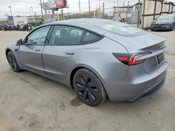 5YJ3E1EB8SF995341 2025 TESLA MODEL 3 - Image 2