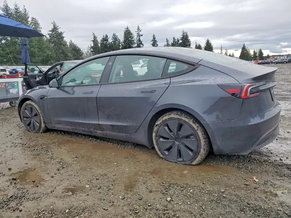 5YJ3E1EB8SF997235 2025 TESLA MODEL 3 - Image 2