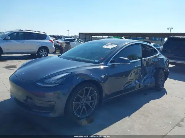 5YJ3E1EB9JF065902 2018 TESLA MODEL 3 - Image 2