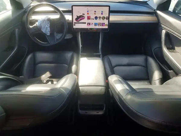 5YJ3E1EB9JF067746 2018 TESLA MODEL 3 - Image 8