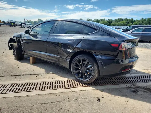 5YJ3E1EB9JF071568 2018 TESLA MODEL 3 - Image 2