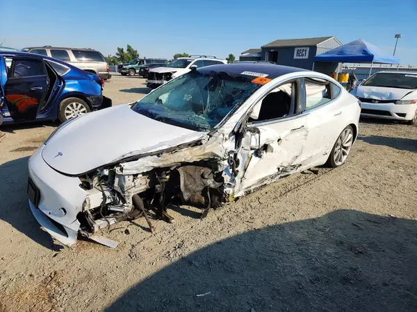 5YJ3E1EB9JF072591 2018 TESLA MODEL 3 - Image 1