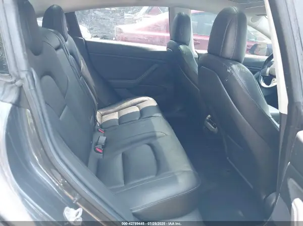 5YJ3E1EB9JF073661 2018 TESLA MODEL 3 - Image 8