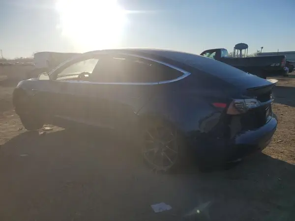 5YJ3E1EB9JF075202 2018 TESLA MODEL 3 - Image 2