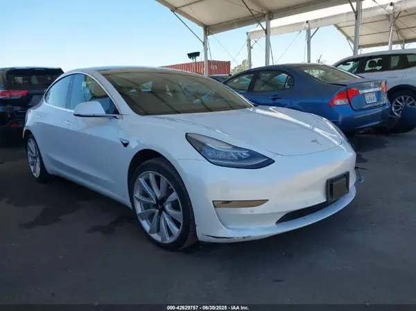 5YJ3E1EB9JF085339 2018 TESLA MODEL 3 - Image 1