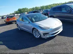 5YJ3E1EB9JF087592 2018 TESLA MODEL 3