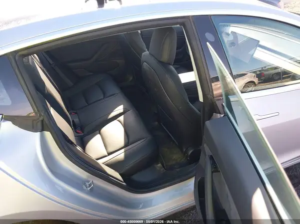5YJ3E1EB9JF087592 2018 TESLA MODEL 3 - Image 8