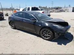 5YJ3E1EB9JF089682 2018 TESLA MODEL 3