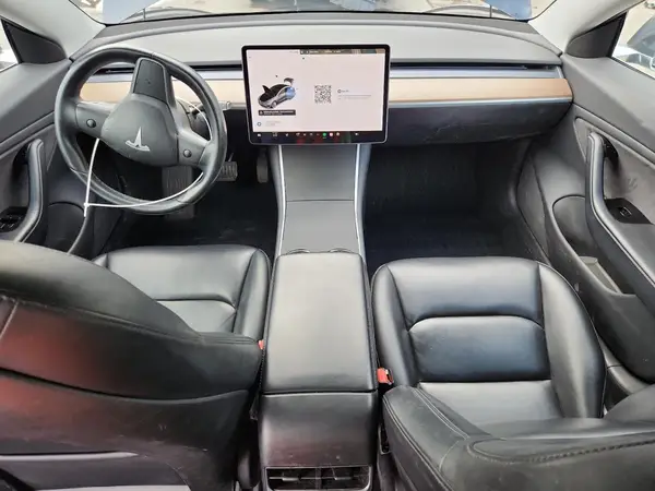 5YJ3E1EB9JF090752 2018 TESLA MODEL 3 - Image 8