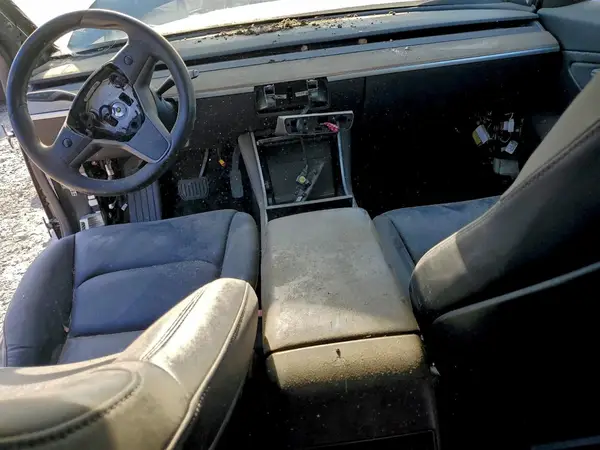 5YJ3E1EB9JF090928 2018 TESLA MODEL 3 - Image 8