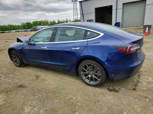 5YJ3E1EB9JF093621 2018 TESLA MODEL 3 - Image 2