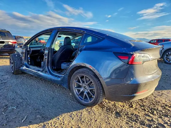 5YJ3E1EB9JF094090 2018 TESLA MODEL 3 - Image 2