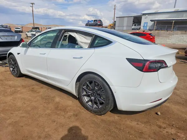 5YJ3E1EB9JF094865 2018 TESLA MODEL 3 - Image 2